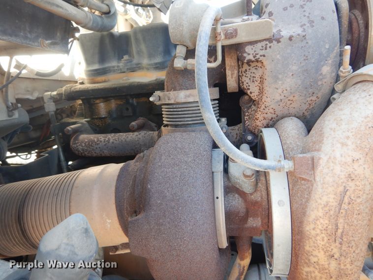 image for item DI1010 2005 Kenworth T800  semi truck with crane