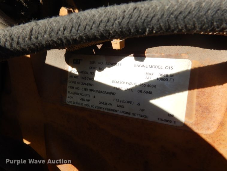 image for item DI1010 2005 Kenworth T800  semi truck with crane