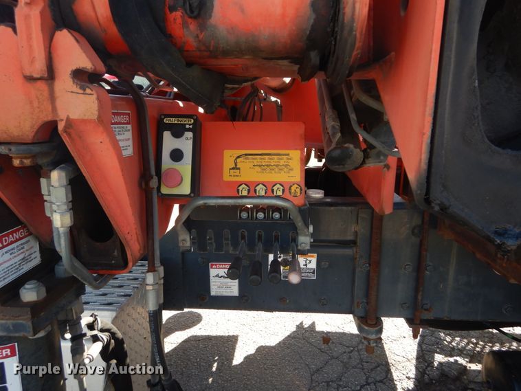 image for item DI1010 2005 Kenworth T800  semi truck with crane