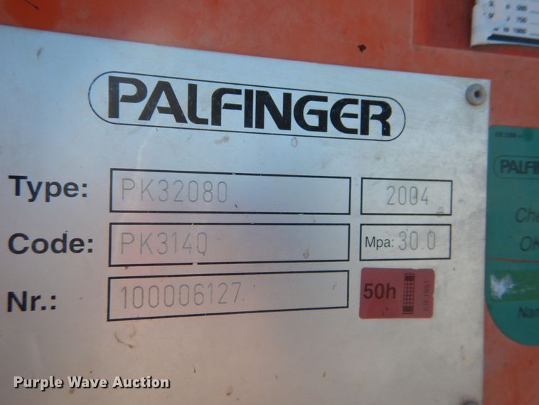 image for item DI1010 2005 Kenworth T800  semi truck with crane