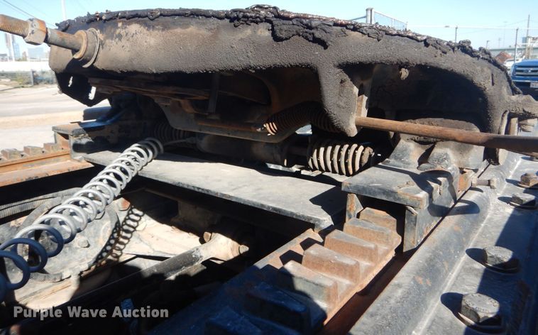 image for item DI1010 2005 Kenworth T800  semi truck with crane