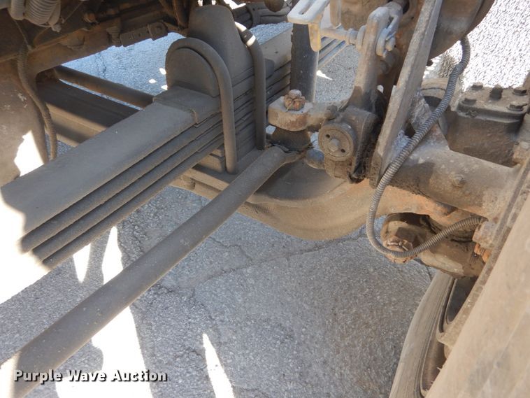 image for item DI1010 2005 Kenworth T800  semi truck with crane