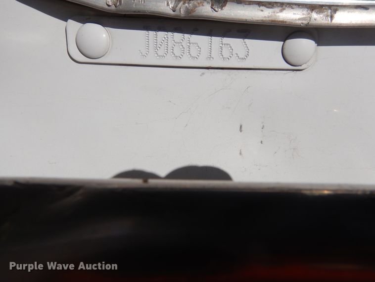 image for item DI1010 2005 Kenworth T800  semi truck with crane