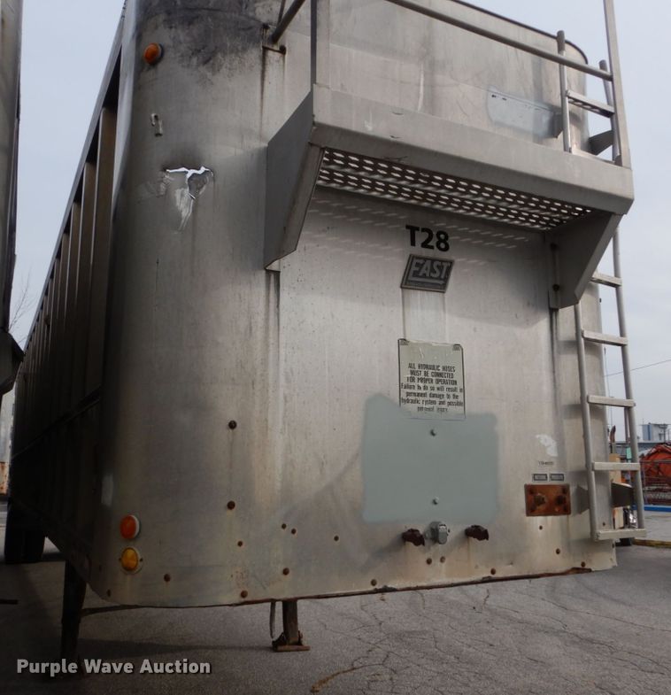 image for item DI1068 1995 East walking floor trailer