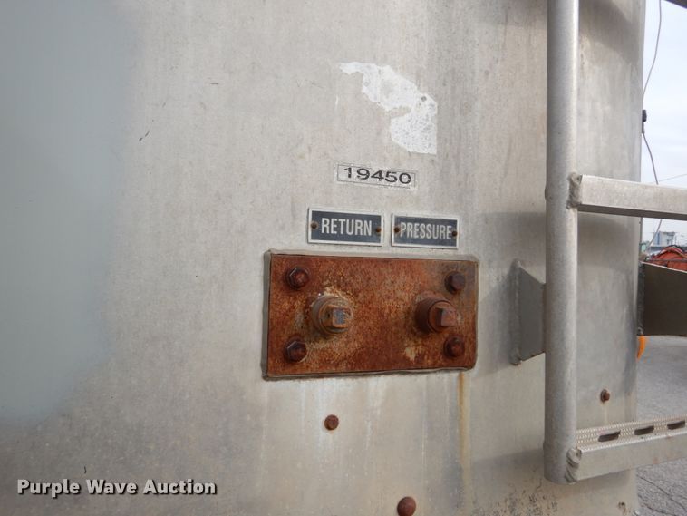 image for item DI1068 1995 East walking floor trailer