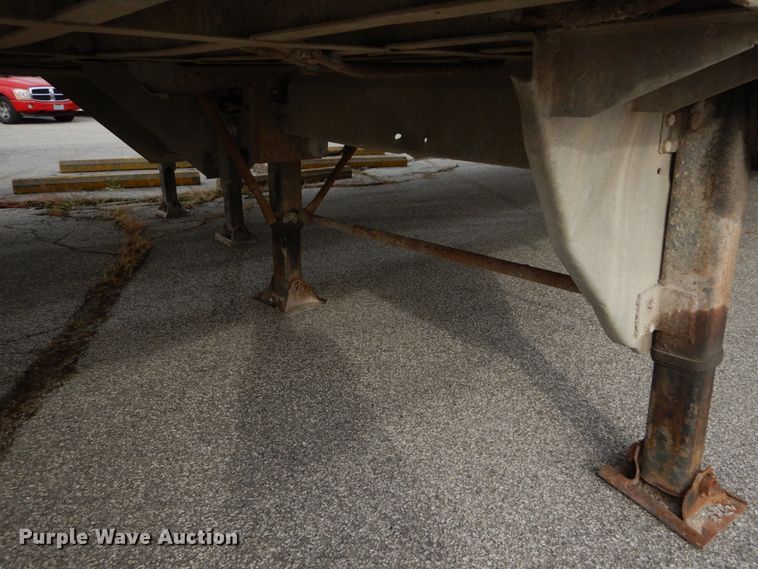 image for item DI1068 1995 East walking floor trailer