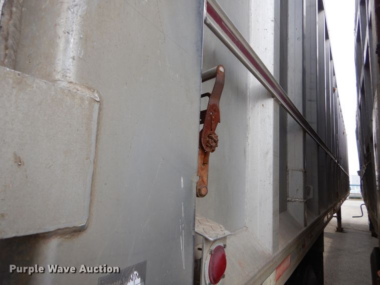 image for item DI1068 1995 East walking floor trailer