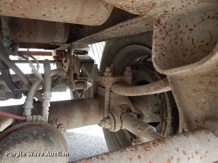 image for item DI1068 1995 East walking floor trailer