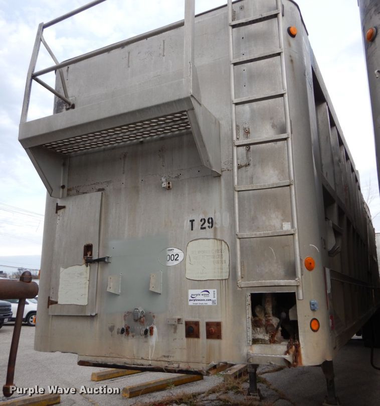 image for item DI1070 1985 East push ejection trailer