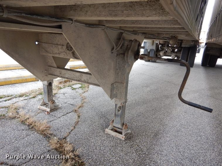 image for item DI1070 1985 East push ejection trailer