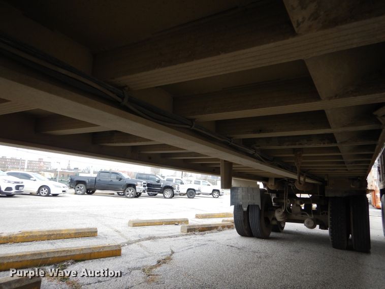 image for item DI1070 1985 East push ejection trailer