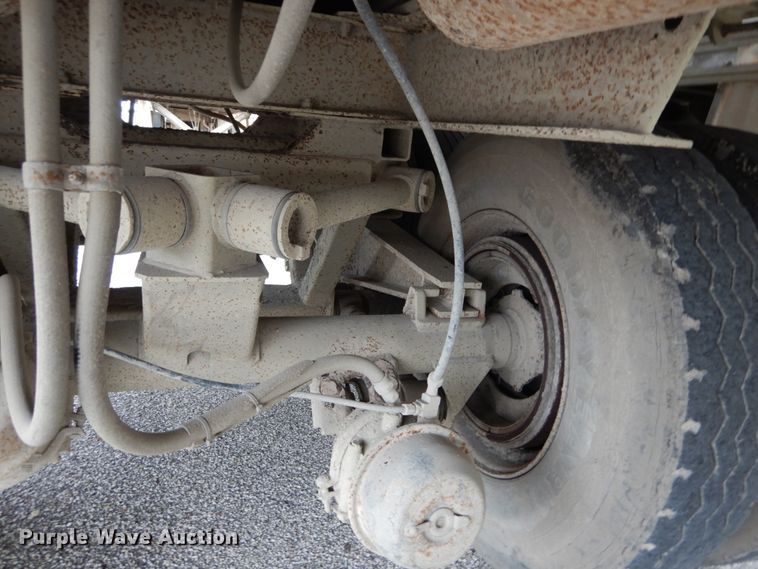 image for item DI1070 1985 East push ejection trailer