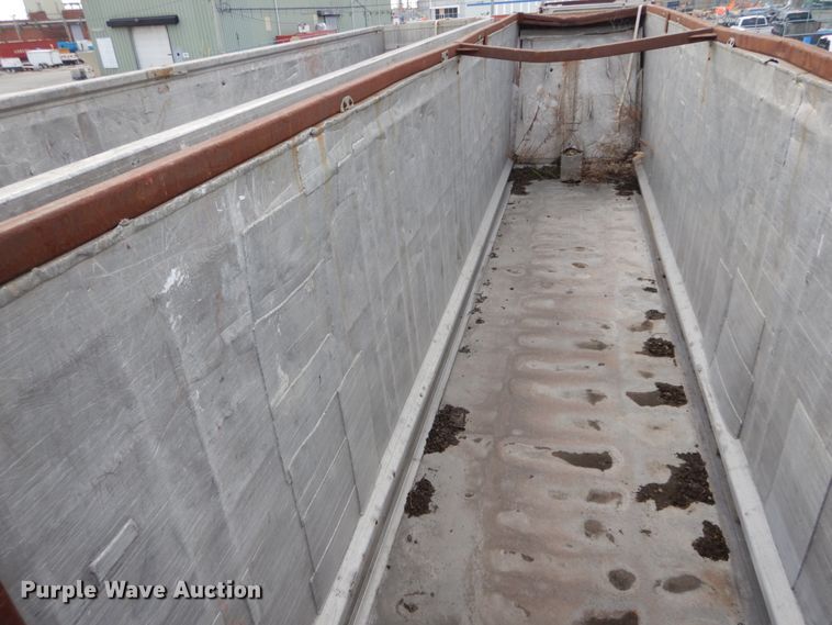 image for item DI1070 1985 East push ejection trailer