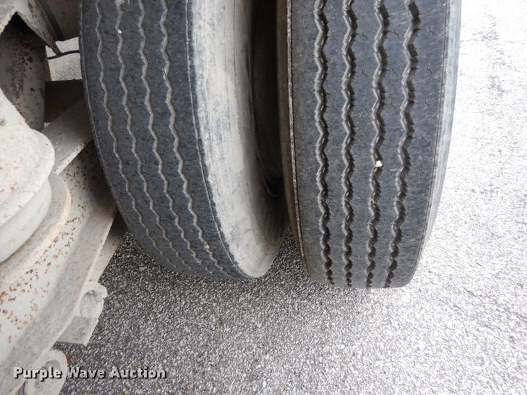 image for item DI1070 1985 East push ejection trailer