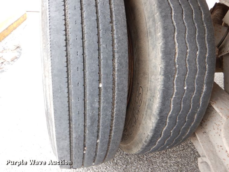 image for item DI1070 1985 East push ejection trailer