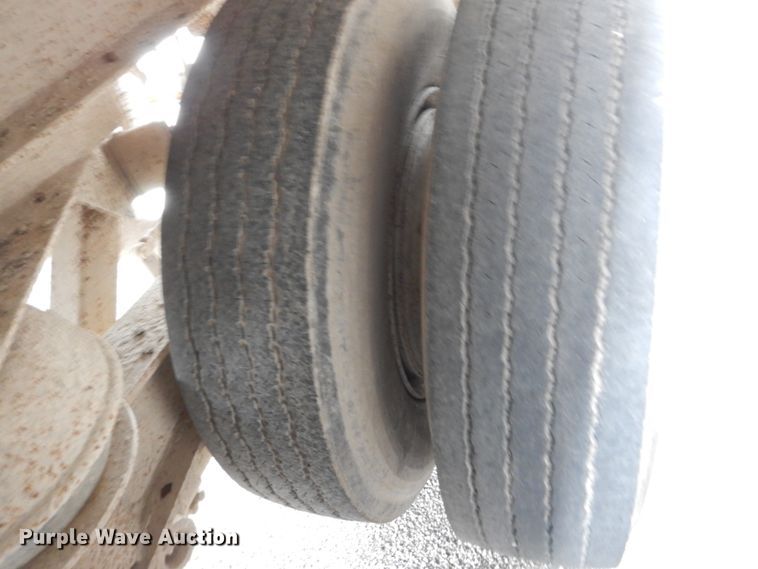 image for item DI1070 1985 East push ejection trailer