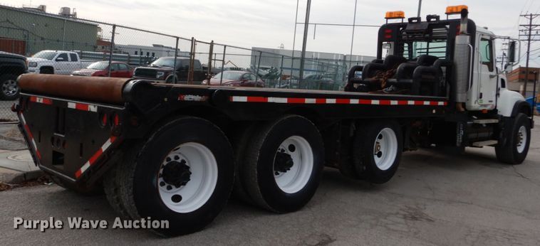 image for item DI1071 2005 Mack CV713  winch truck