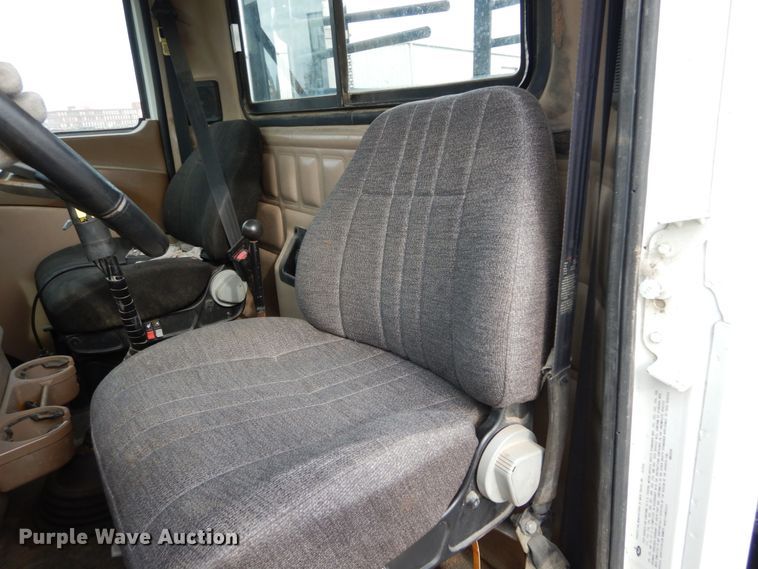 image for item DI1071 2005 Mack CV713  winch truck