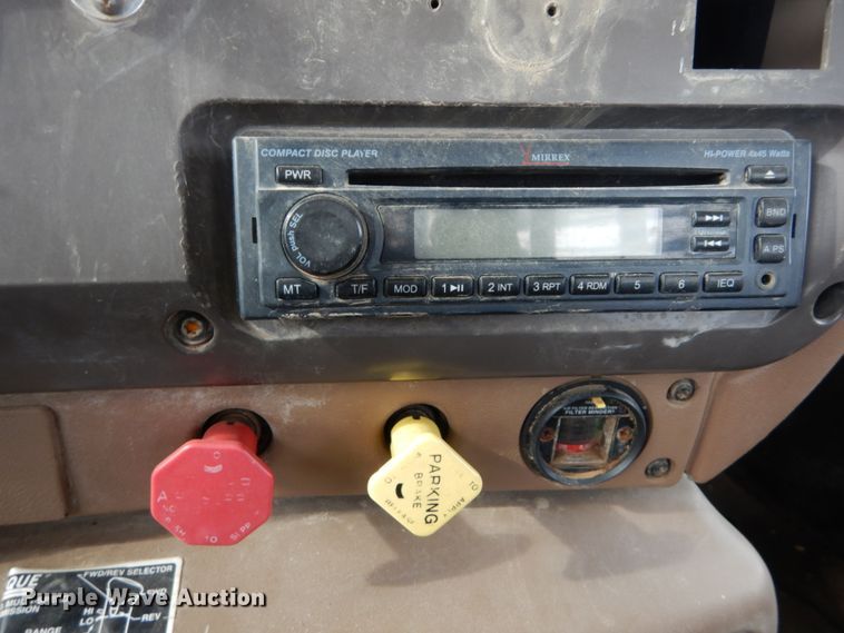 image for item DI1071 2005 Mack CV713  winch truck