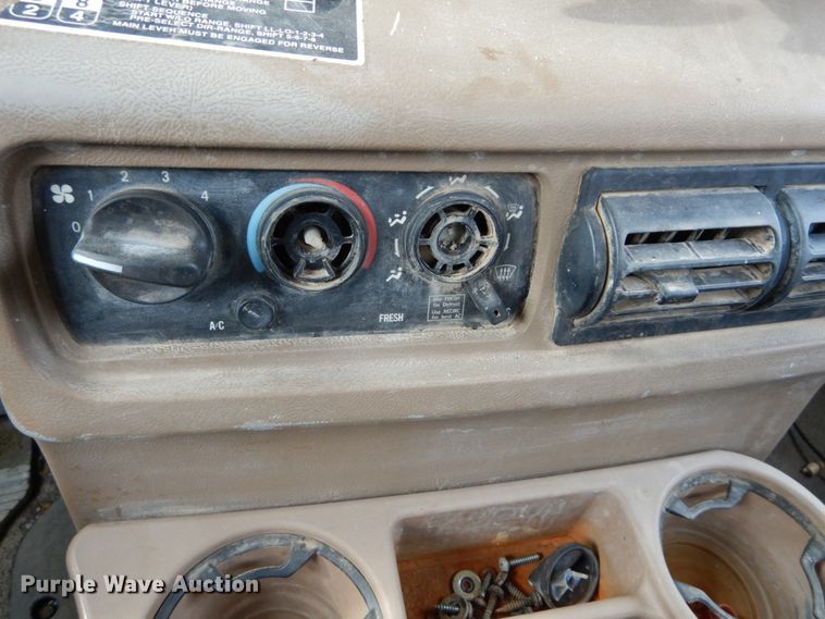 image for item DI1071 2005 Mack CV713  winch truck