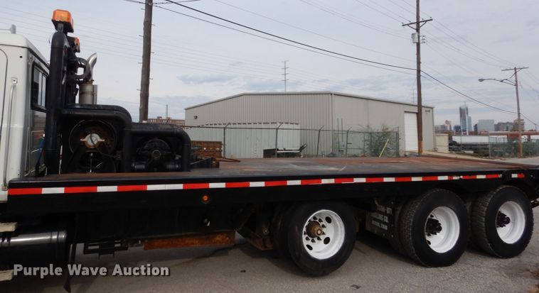 image for item DI1071 2005 Mack CV713  winch truck