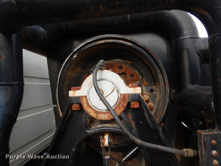 image for item DI1071 2005 Mack CV713  winch truck