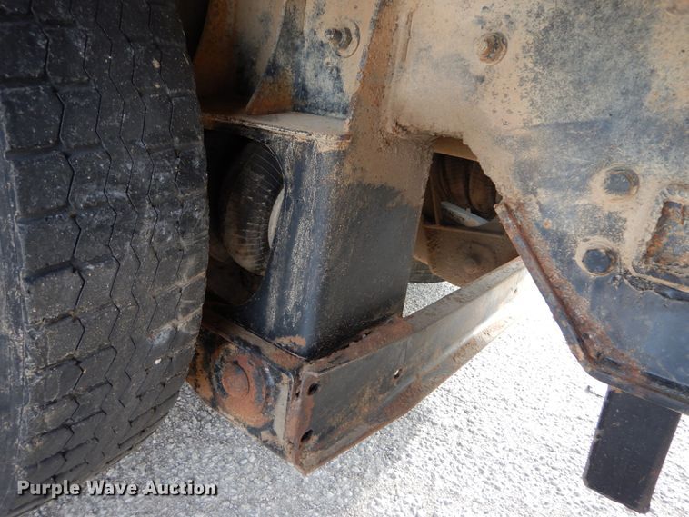 image for item DI1071 2005 Mack CV713  winch truck