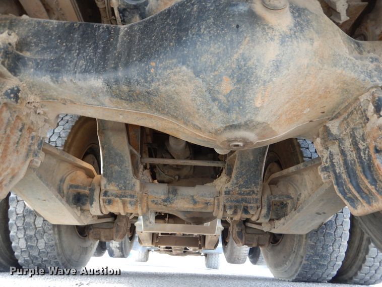 image for item DI1071 2005 Mack CV713  winch truck