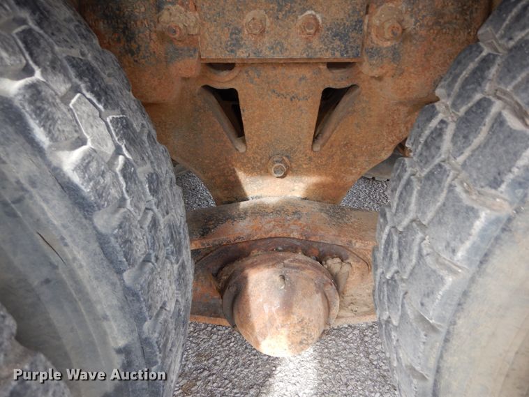 image for item DI1071 2005 Mack CV713  winch truck