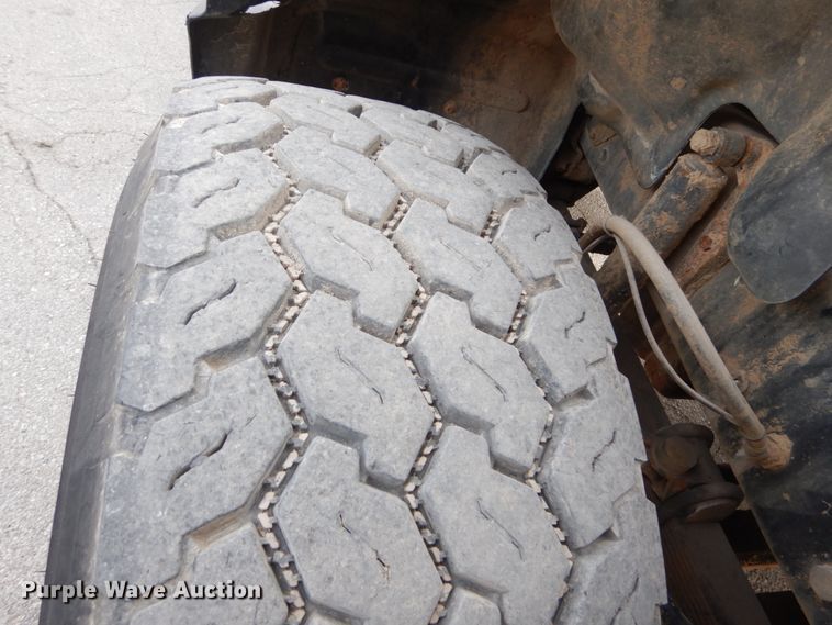 image for item DI1071 2005 Mack CV713  winch truck