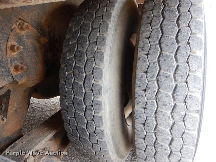 image for item DI1071 2005 Mack CV713  winch truck