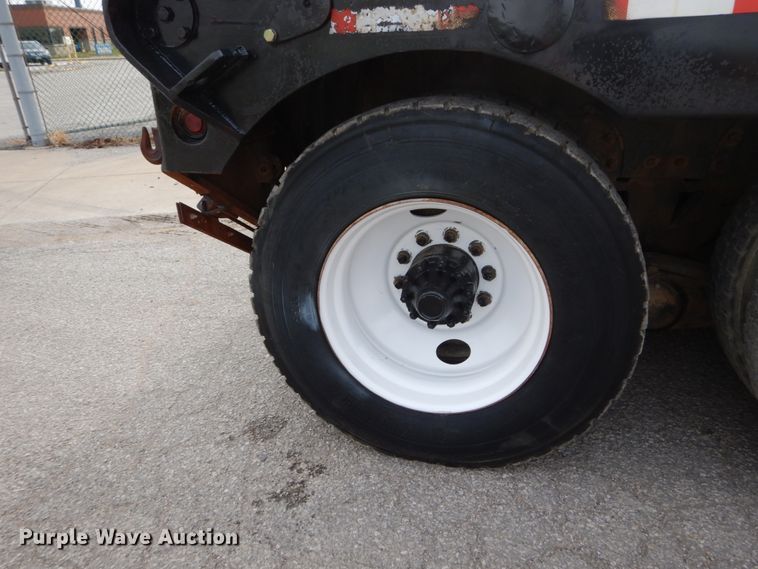 image for item DI1071 2005 Mack CV713  winch truck