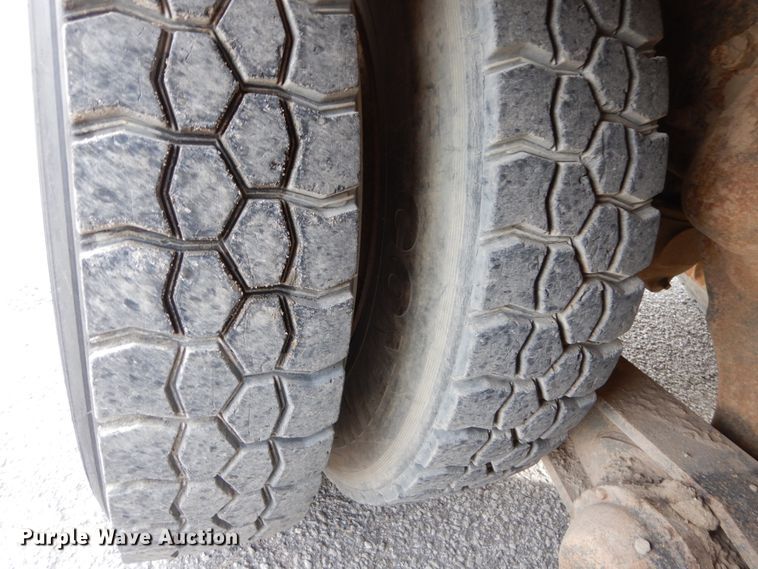 image for item DI1071 2005 Mack CV713  winch truck