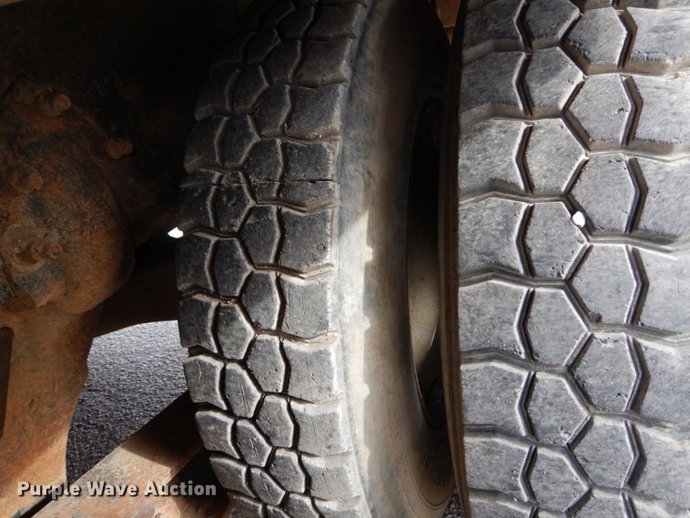 image for item DI1071 2005 Mack CV713  winch truck