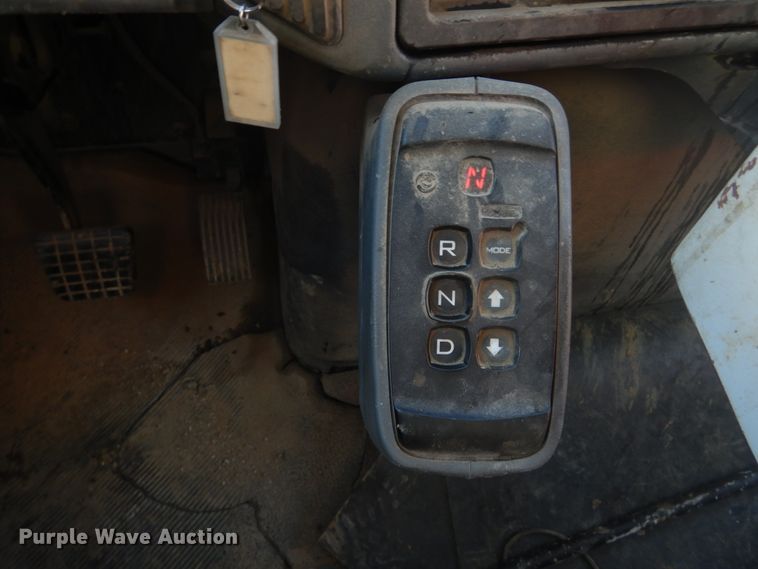 image for item DI1075 2003 International 7400  dump truck