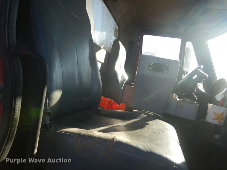 image for item DI1075 2003 International 7400  dump truck