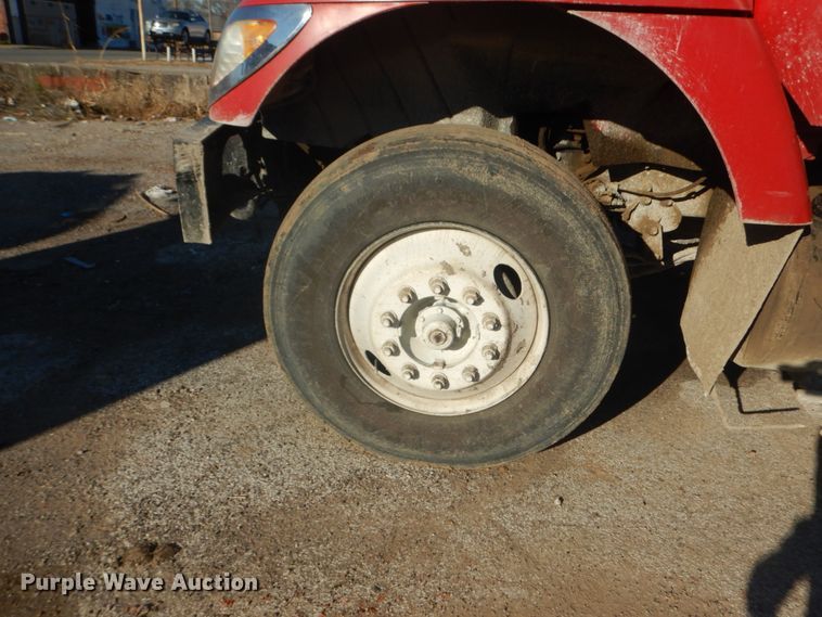 image for item DI1075 2003 International 7400  dump truck