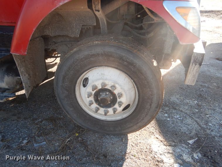 image for item DI1075 2003 International 7400  dump truck