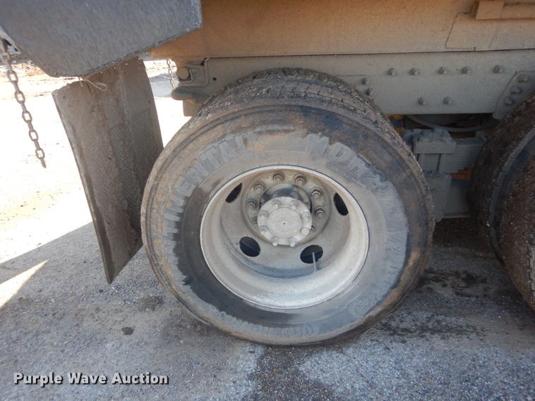 image for item DI1075 2003 International 7400  dump truck