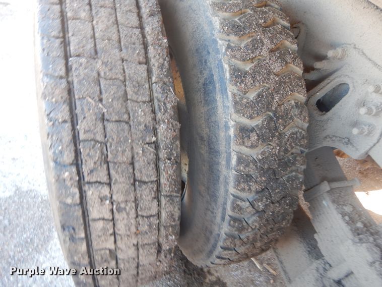 image for item DI1075 2003 International 7400  dump truck