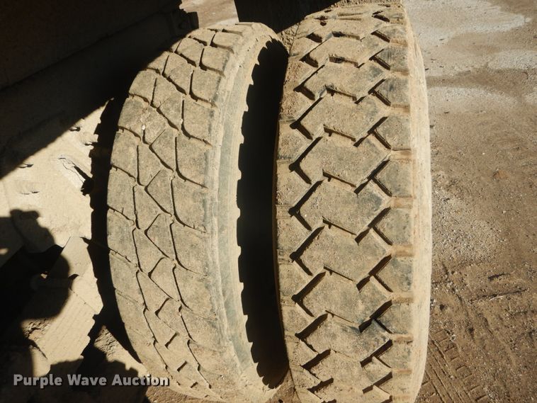 image for item DI1075 2003 International 7400  dump truck