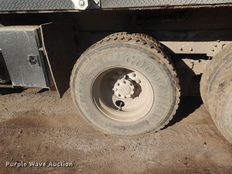 image for item DI1075 2003 International 7400  dump truck