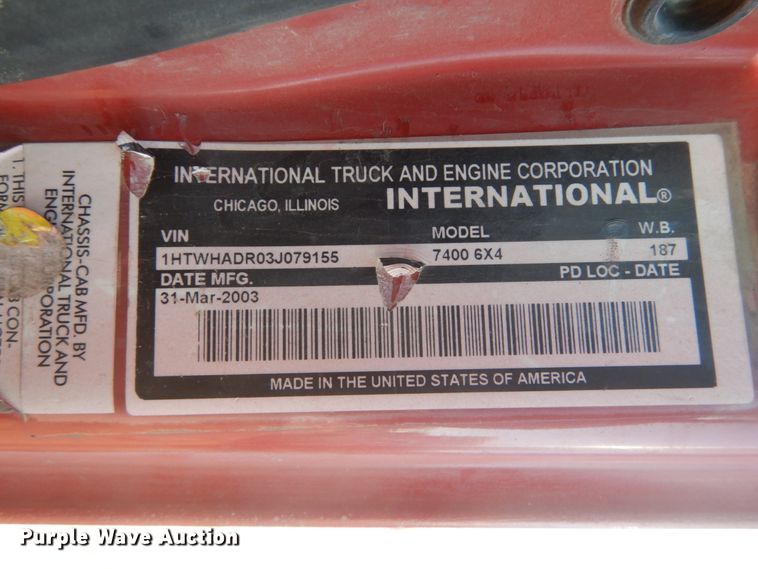 image for item DI1075 2003 International 7400  dump truck