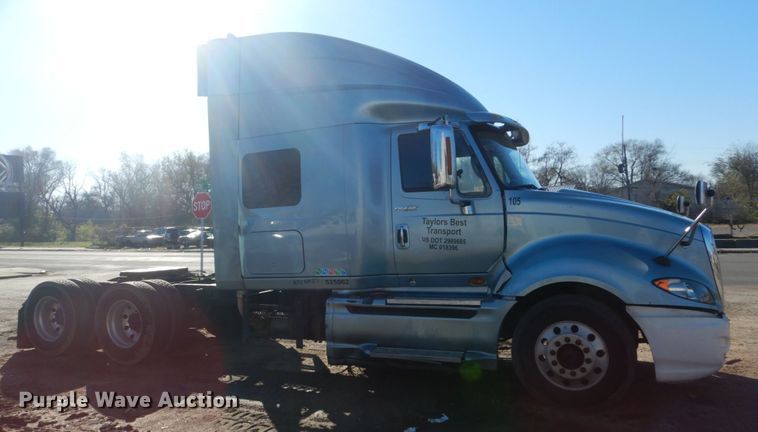 image for item DI1077 2010 International ProStar  semi truck