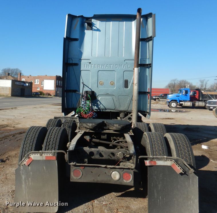 image for item DI1077 2010 International ProStar  semi truck