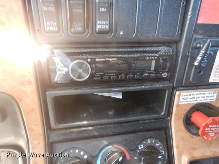 image for item DI1077 2010 International ProStar  semi truck