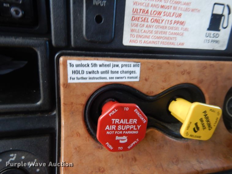 image for item DI1077 2010 International ProStar  semi truck