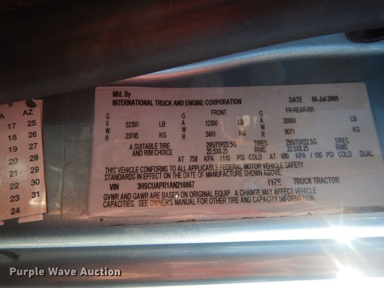 image for item DI1077 2010 International ProStar  semi truck