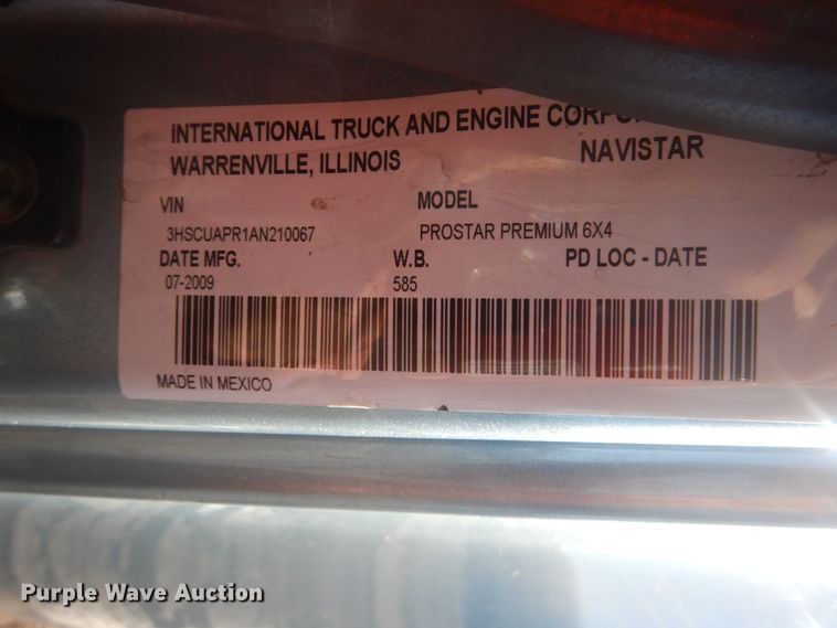 image for item DI1077 2010 International ProStar  semi truck