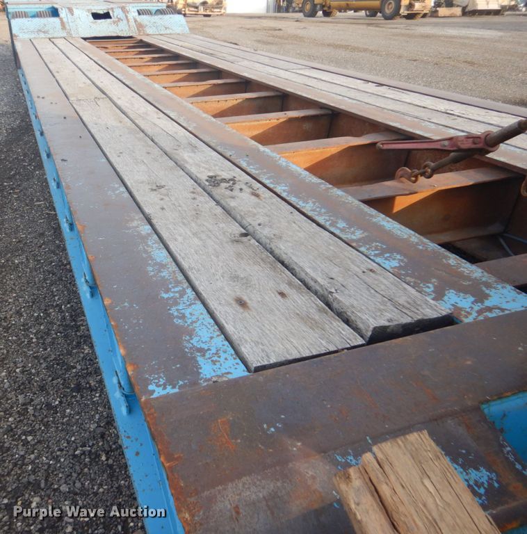 image for item DI2390 1987 Eager Beaver 50HG/HS50-TON lowboy equipment trailer